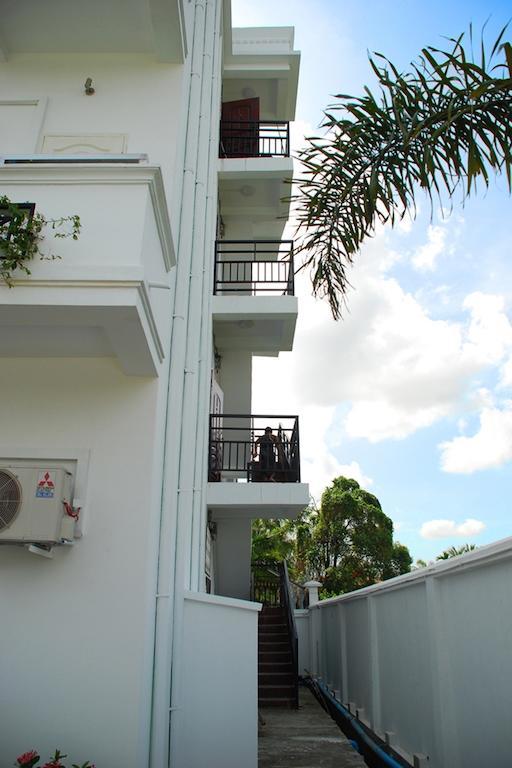 Hotel 72 Rangun Kültér fotó