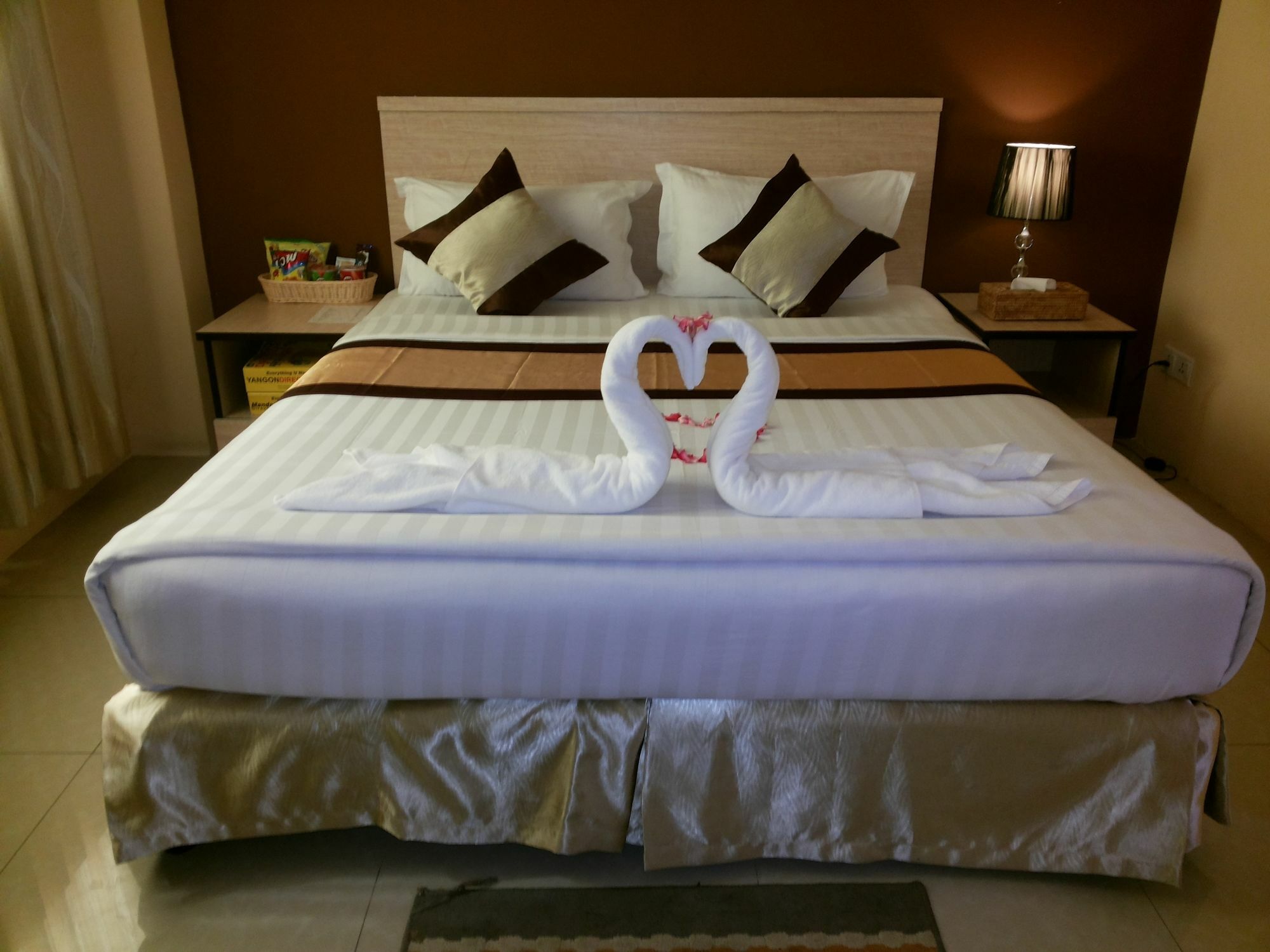 Hotel 72 Rangun Kültér fotó