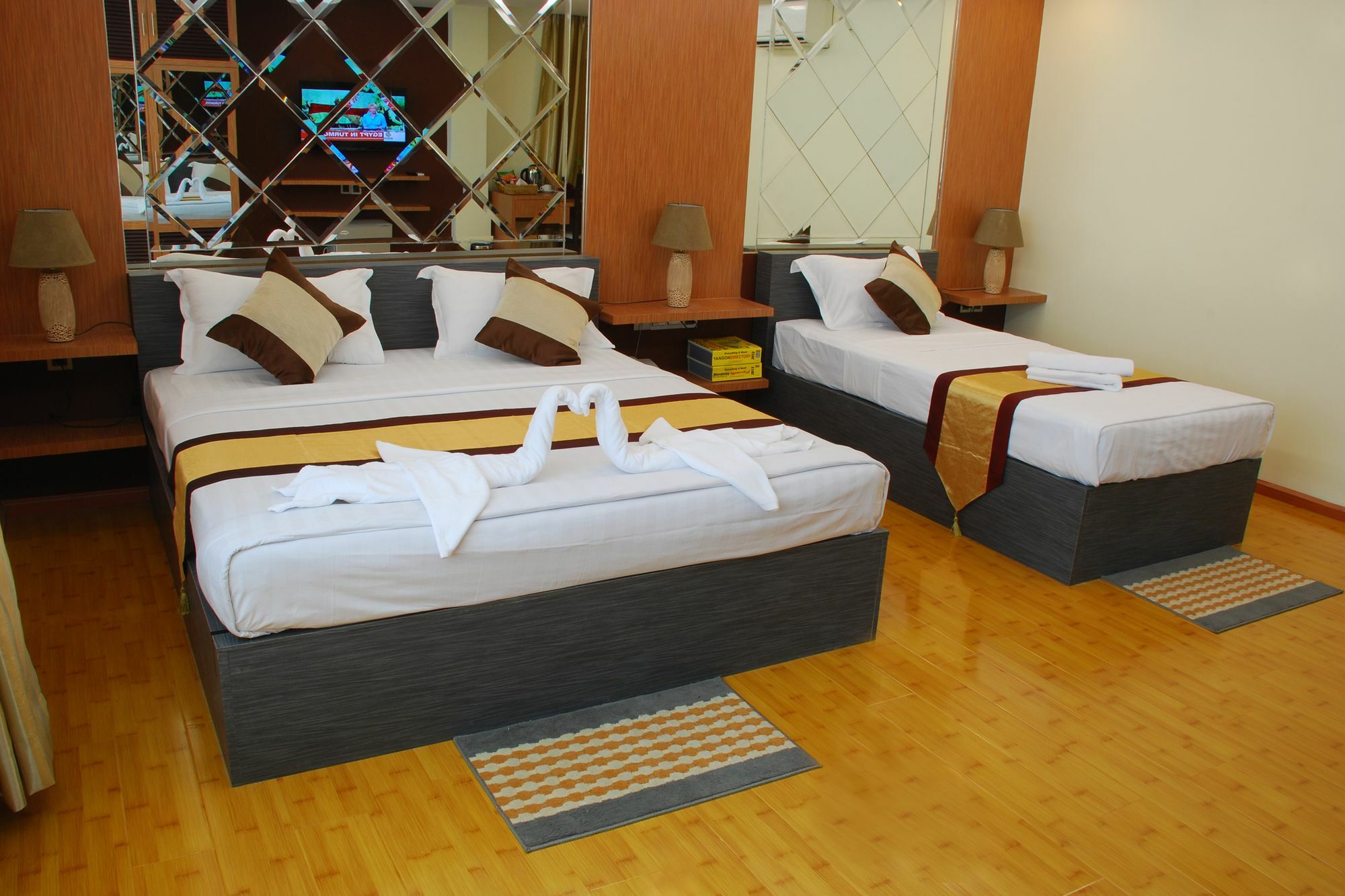 Hotel 72 Rangun Kültér fotó