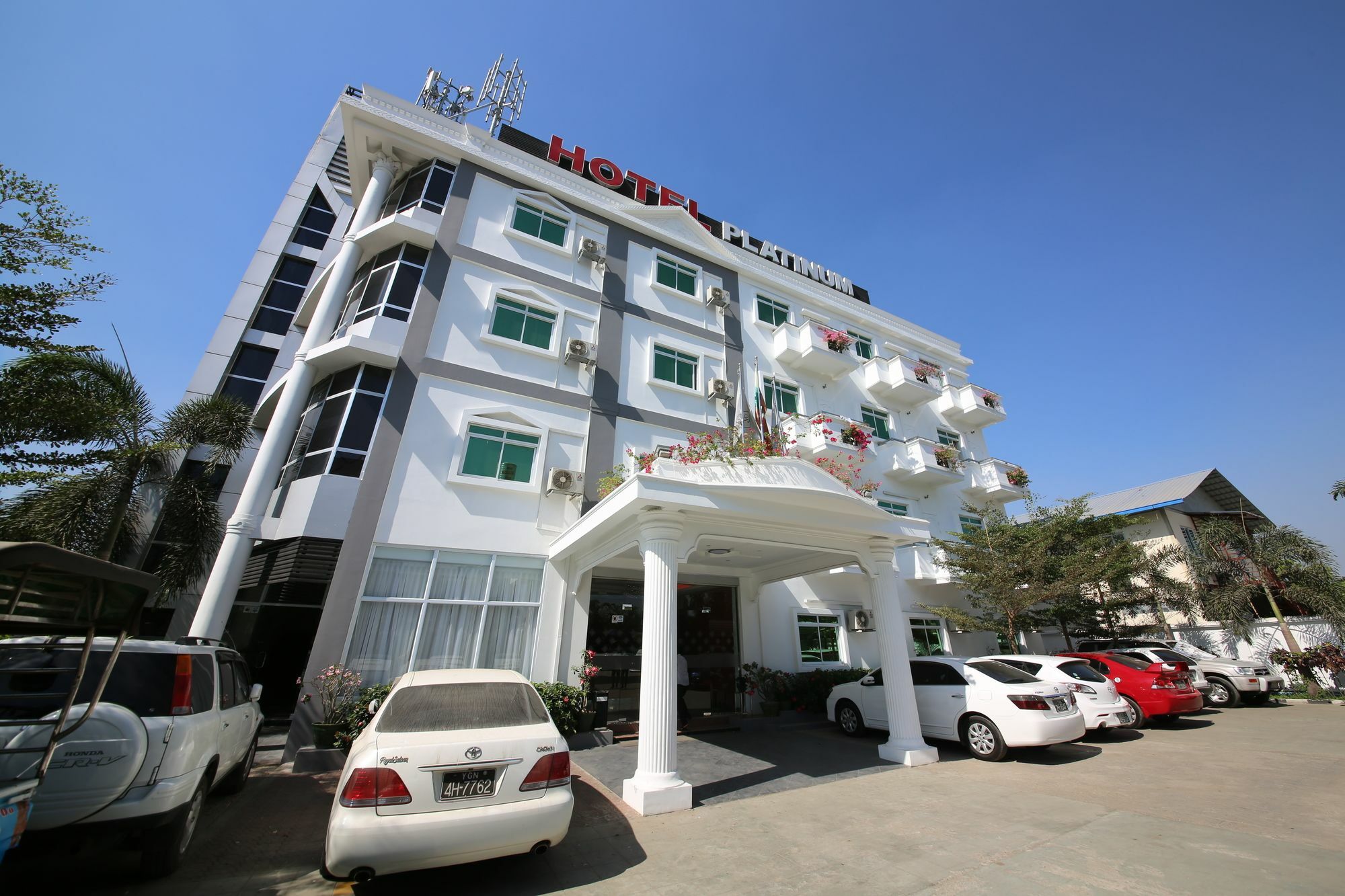 Hotel 72 Rangun Kültér fotó